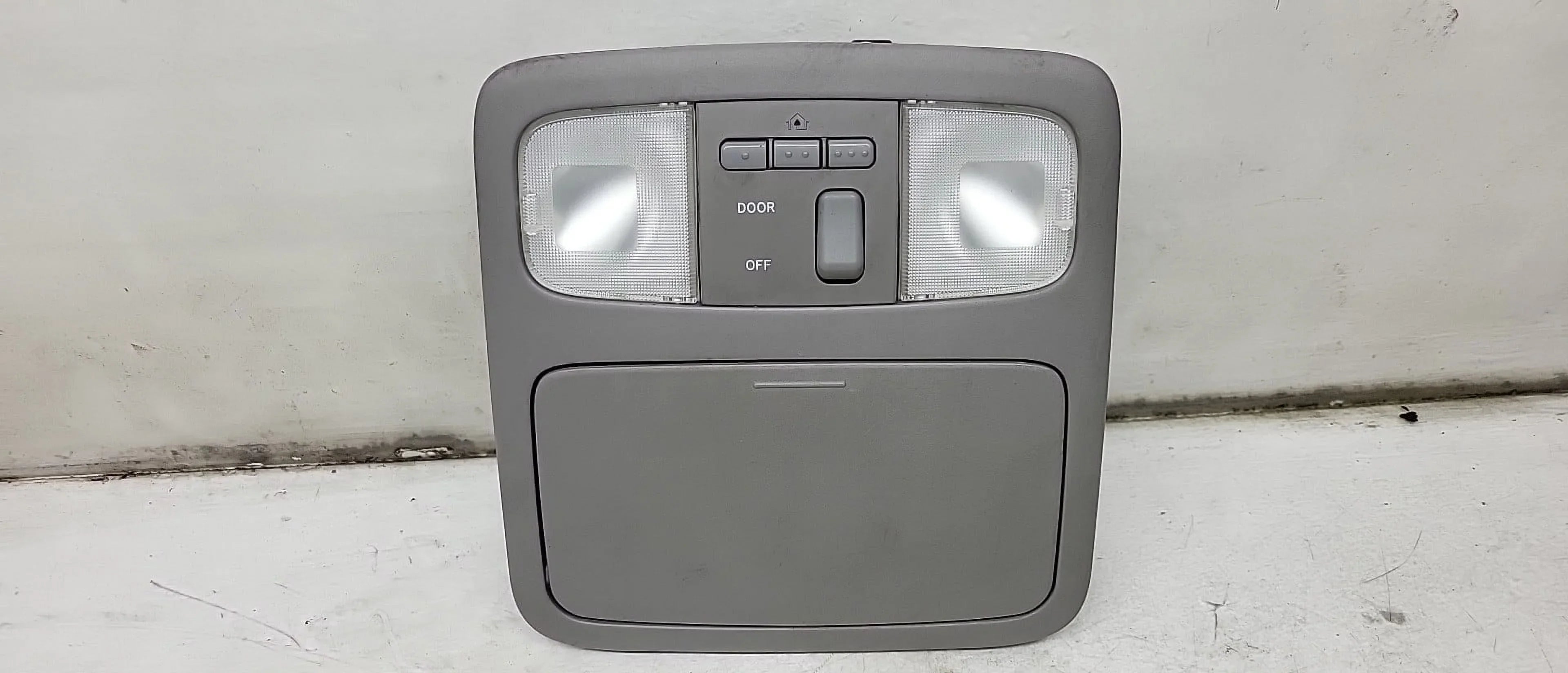 Overhead (Good) Roof Garage 2006 06 with Opener Pre-Owned OEM Highlander Console Door