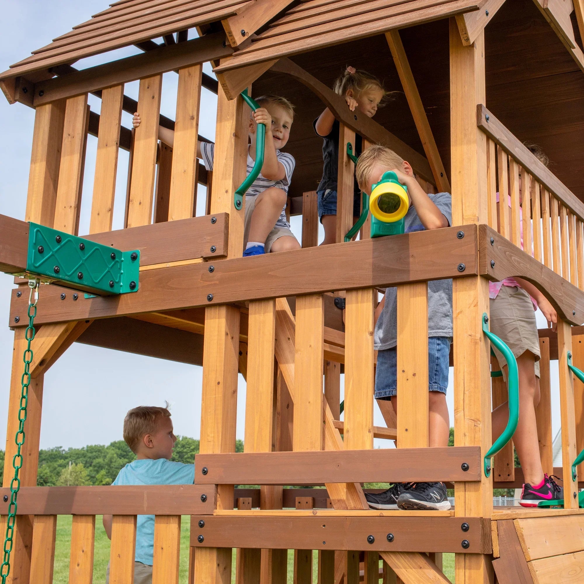 Swing Set Highlander Backyard Discovery