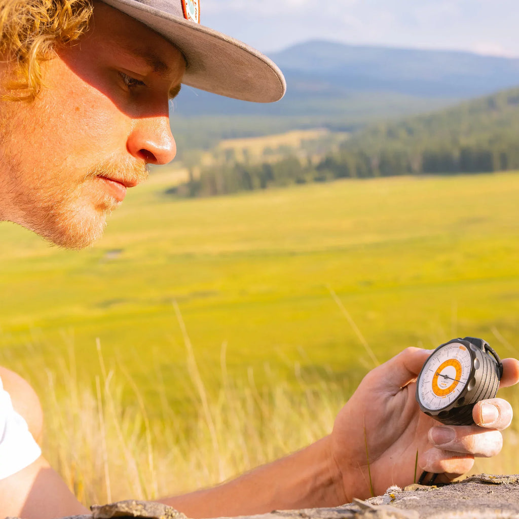 to and Barometer Indicator Company Sun | 0 Case Rugged Reads climate-Trend Feet Aluminum Altimeter Battery-Free Lanyard Ascent | 15,000 Altimeter from - and with Reflective Altitude