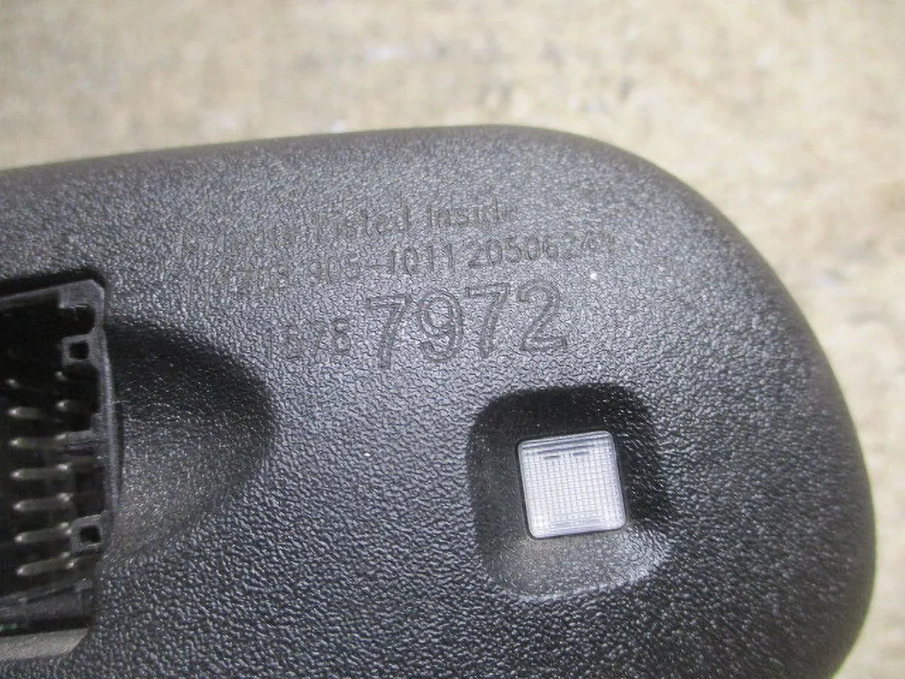 w/Auto View OEM Mirror Buick Lucerne Dim Pre-Owned (Good) LKQ Saturn Onstar Rear Aura &