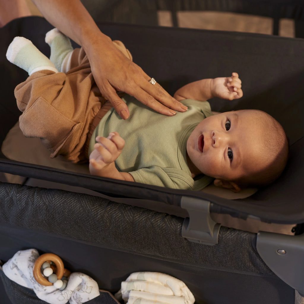 Yard Castle Bassinet, Play Point dimension Rocking Full Monbebe with