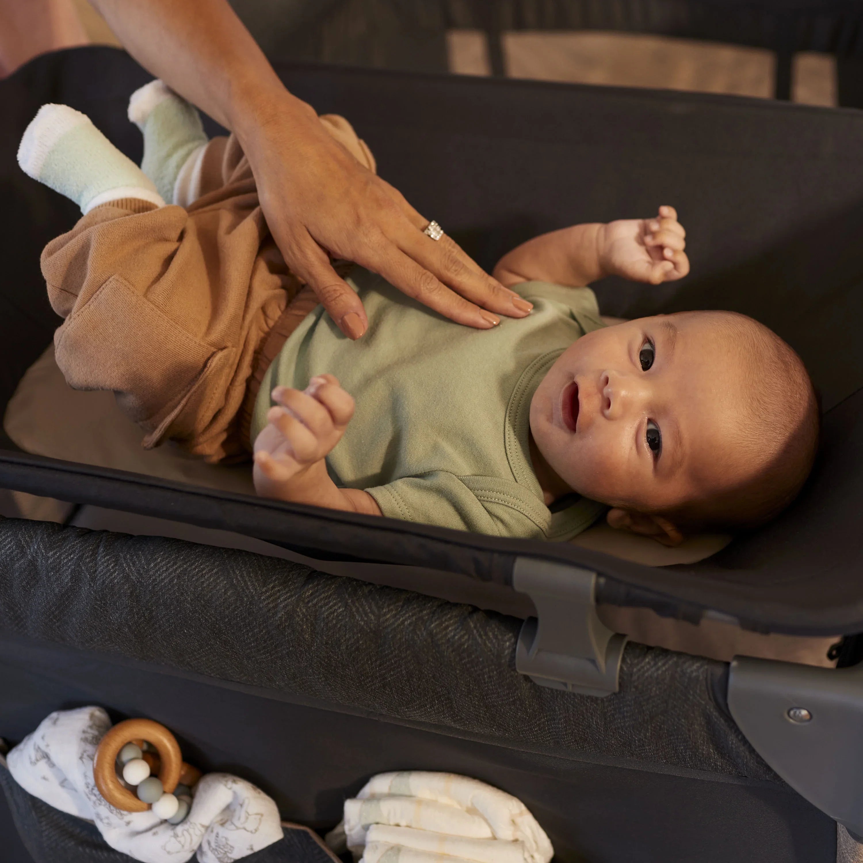 Yard Castle Bassinet, Play Point dimension Rocking Full Monbebe with