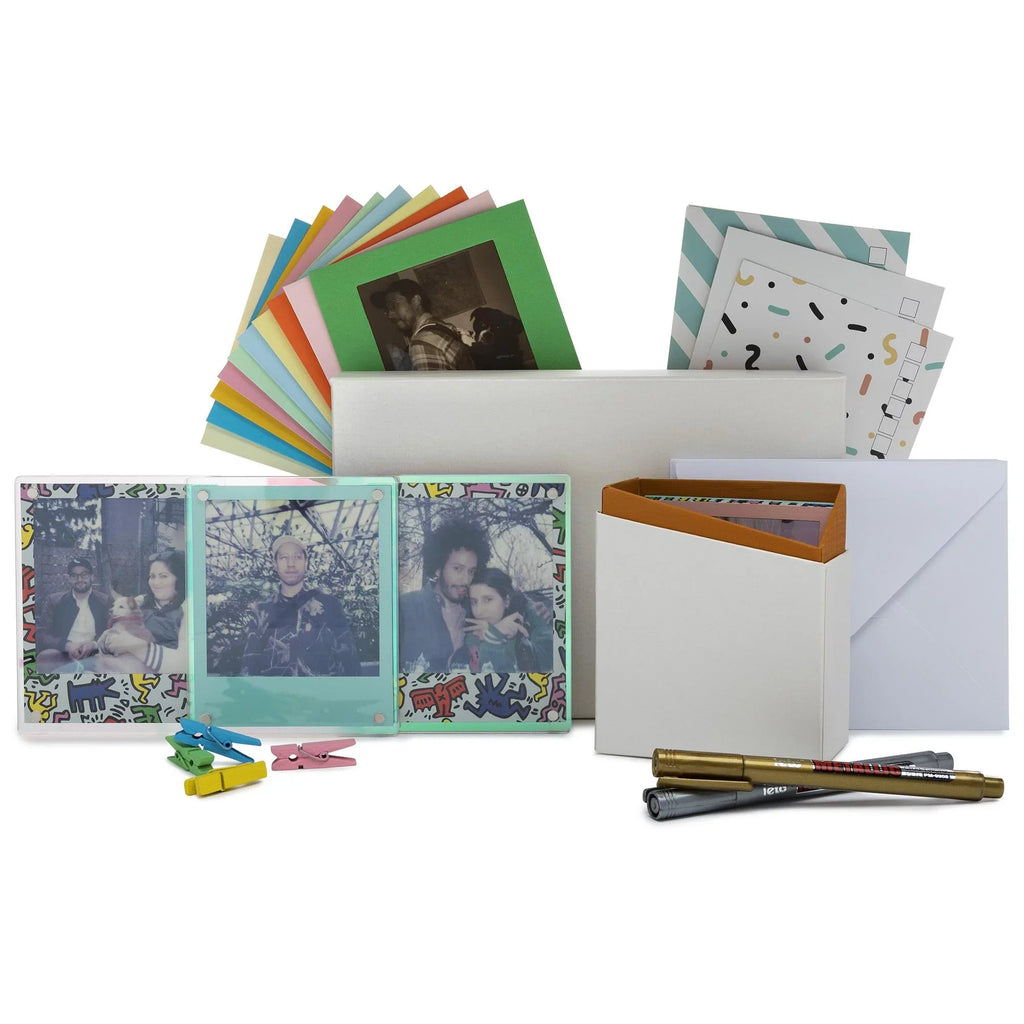 600 Instant Film Kit with Instant Film Camera Polaroid Barbie) Film (Malibu and