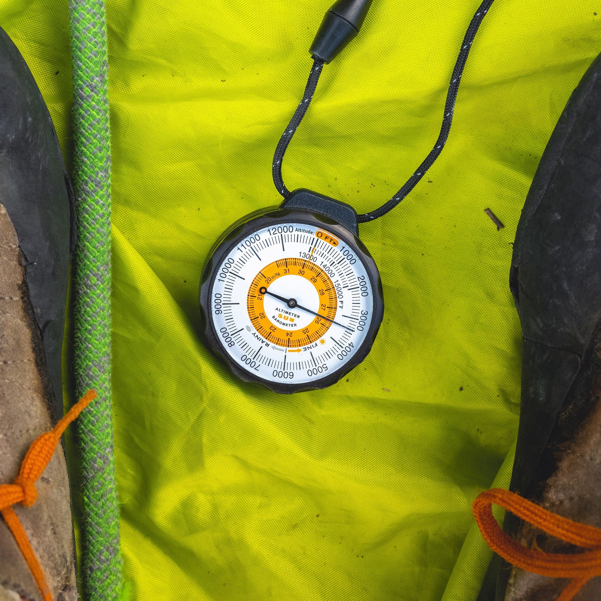to and Barometer Indicator Company Sun | 0 Case Rugged Reads climate-Trend Feet Aluminum Altimeter Battery-Free Lanyard Ascent | 15,000 Altimeter from - and with Reflective Altitude